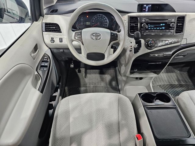 2013 Toyota Sienna 