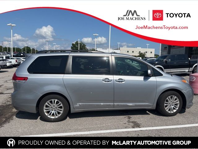 2013 Toyota Sienna XLE