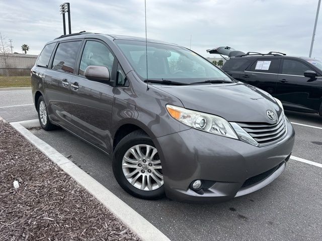 2013 Toyota Sienna XLE