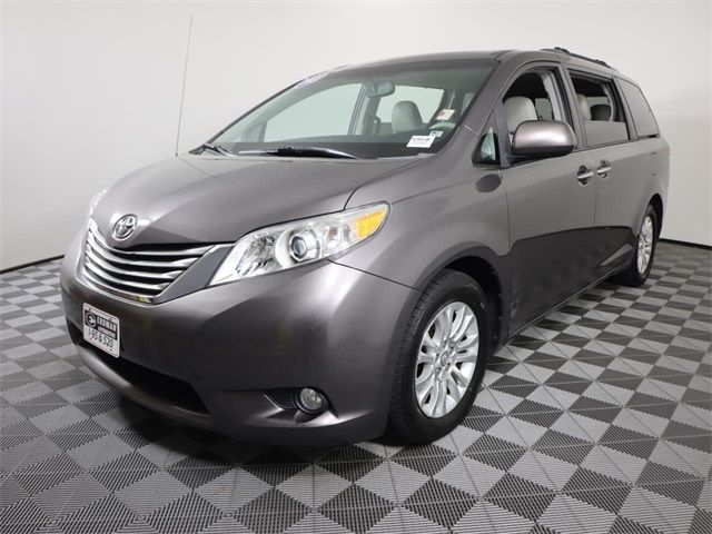 2013 Toyota Sienna XLE