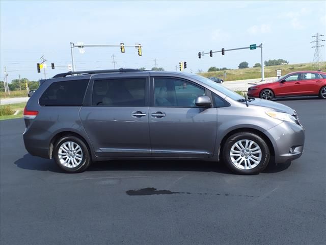 2013 Toyota Sienna 