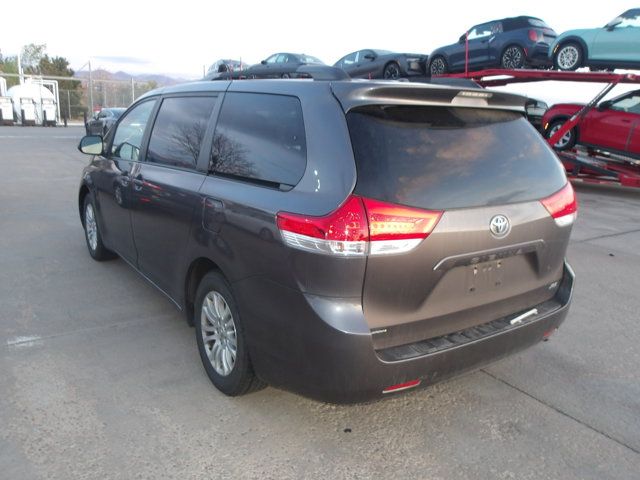 2013 Toyota Sienna 