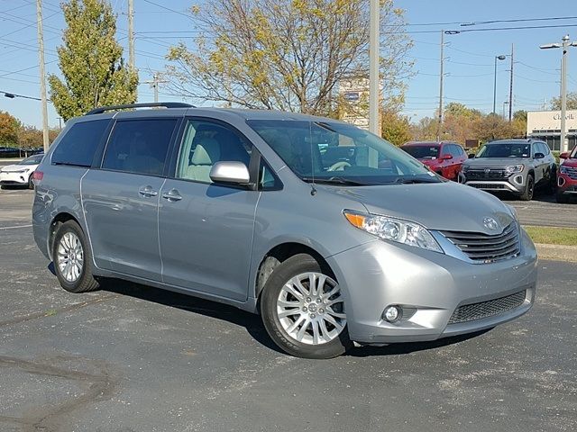 2013 Toyota Sienna XLE