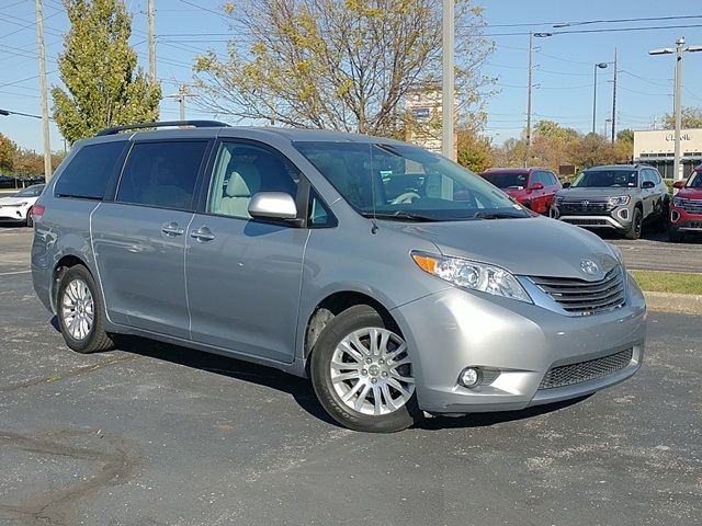 2013 Toyota Sienna XLE