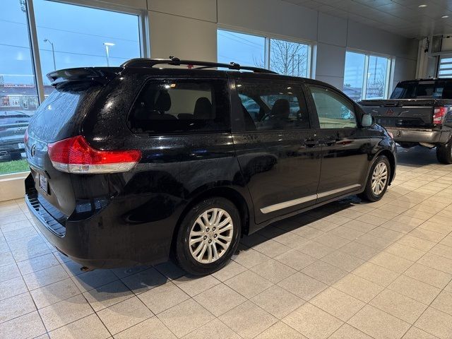 2013 Toyota Sienna XLE