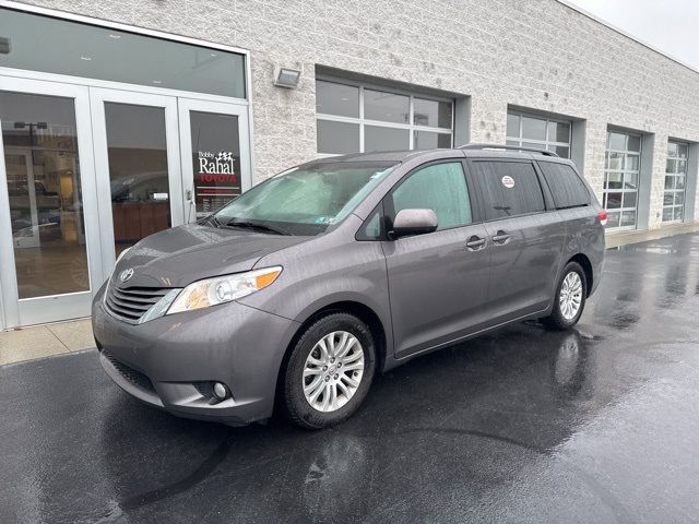 2013 Toyota Sienna XLE