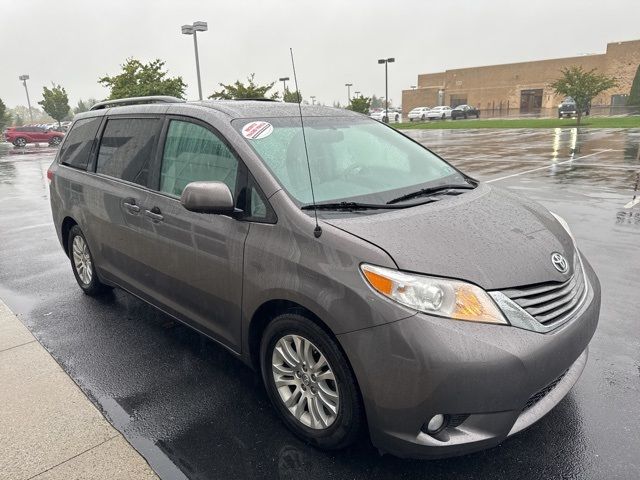 2013 Toyota Sienna XLE