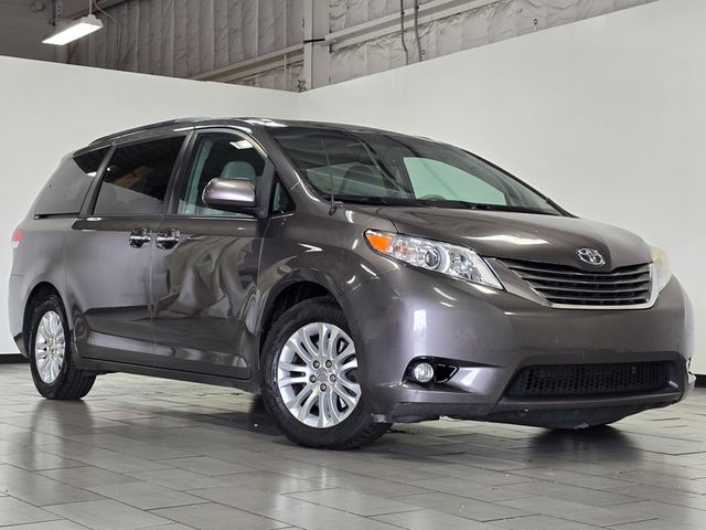 2013 Toyota Sienna XLE