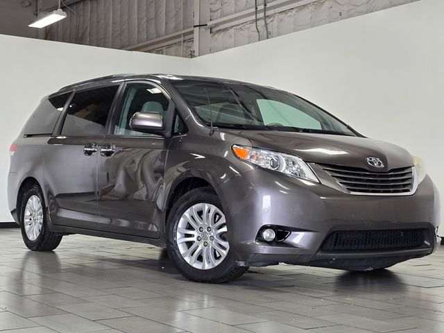 2013 Toyota Sienna XLE