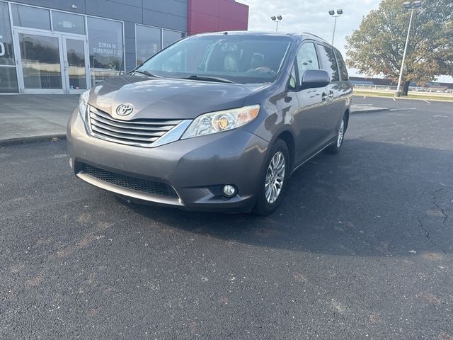 2013 Toyota Sienna XLE