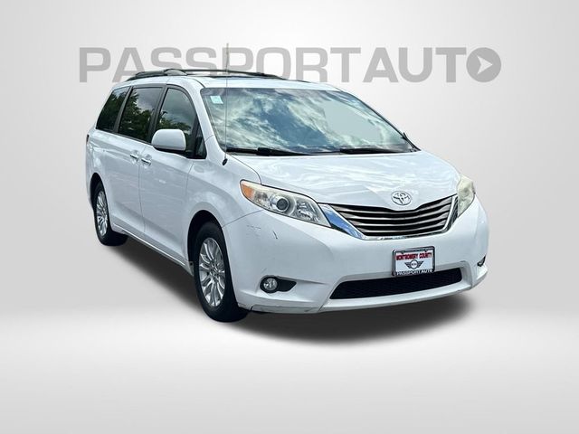 2013 Toyota Sienna XLE Auto Access Seat