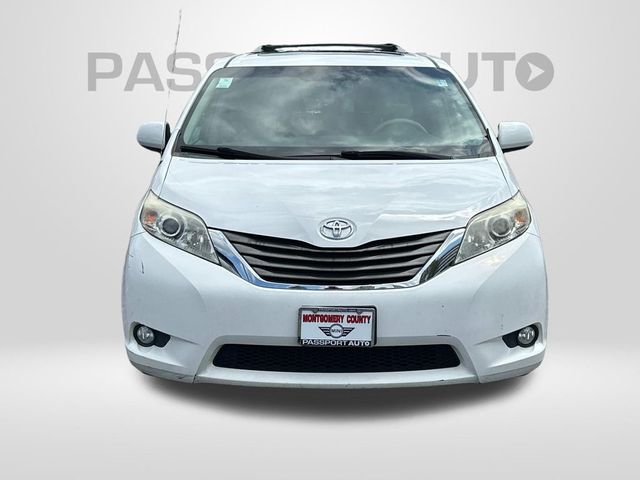 2013 Toyota Sienna XLE Auto Access Seat