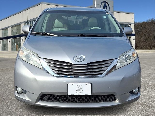 2013 Toyota Sienna XLE Auto Access Seat