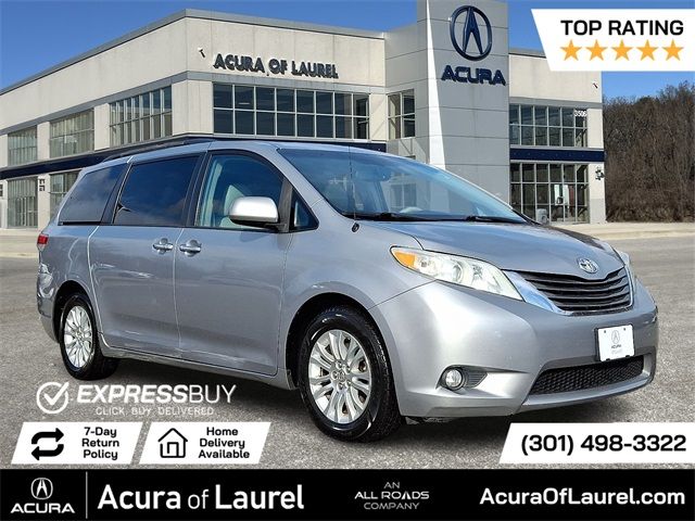 2013 Toyota Sienna XLE Auto Access Seat