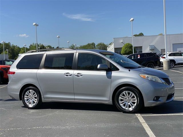 2013 Toyota Sienna XLE