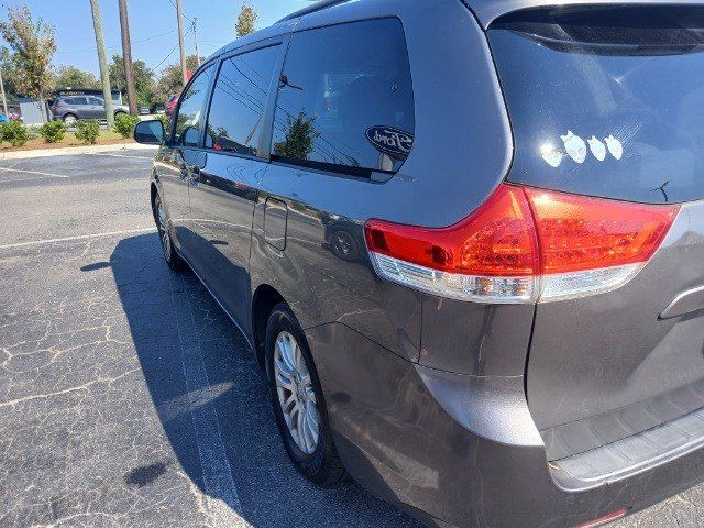 2013 Toyota Sienna 