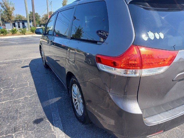 2013 Toyota Sienna 