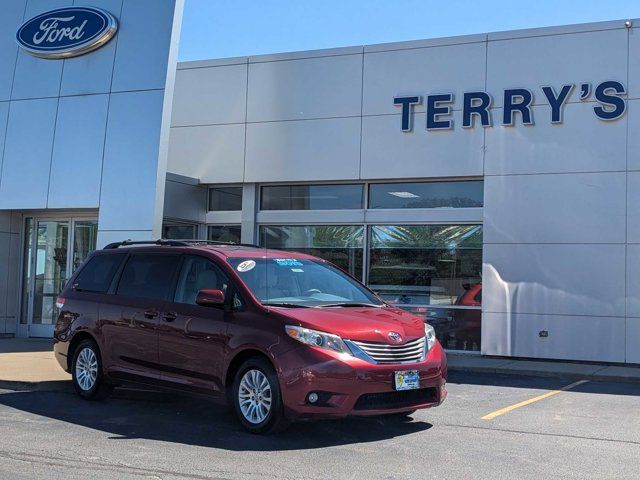 2013 Toyota Sienna XLE