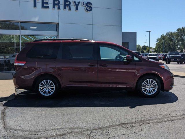 2013 Toyota Sienna XLE