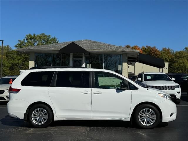 2013 Toyota Sienna 