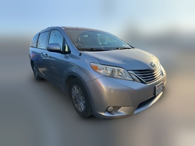 2013 Toyota Sienna XLE