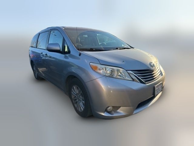 2013 Toyota Sienna XLE