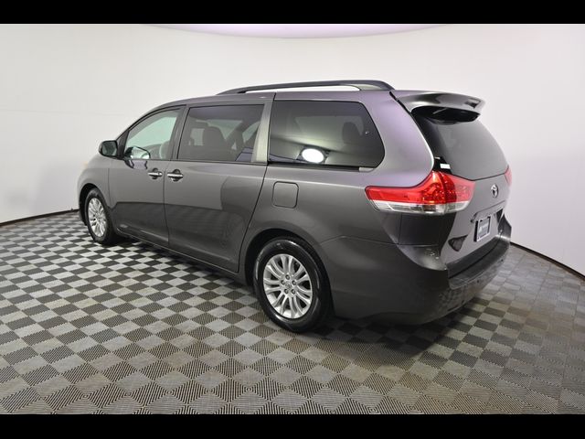 2013 Toyota Sienna XLE