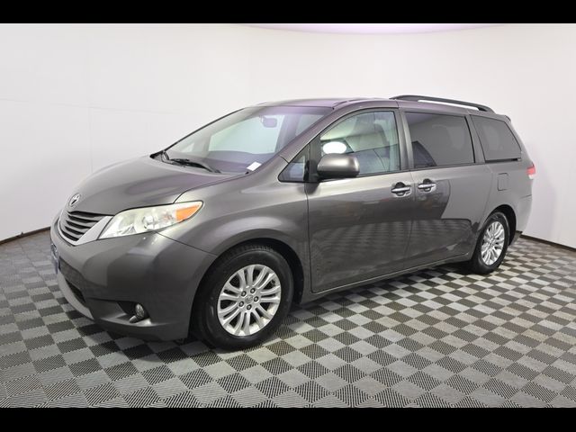 2013 Toyota Sienna XLE