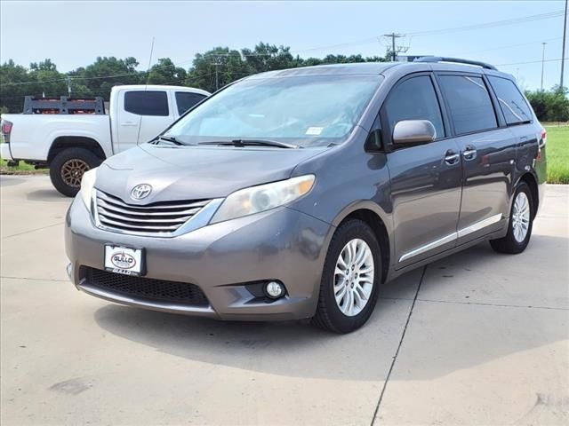 2013 Toyota Sienna XLE