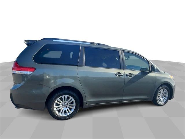 2013 Toyota Sienna XLE