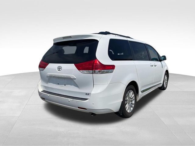2013 Toyota Sienna XLE