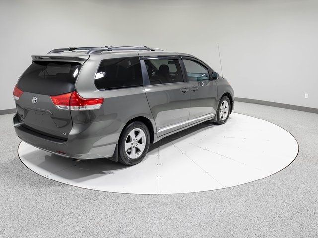 2013 Toyota Sienna LE Auto Access Seat