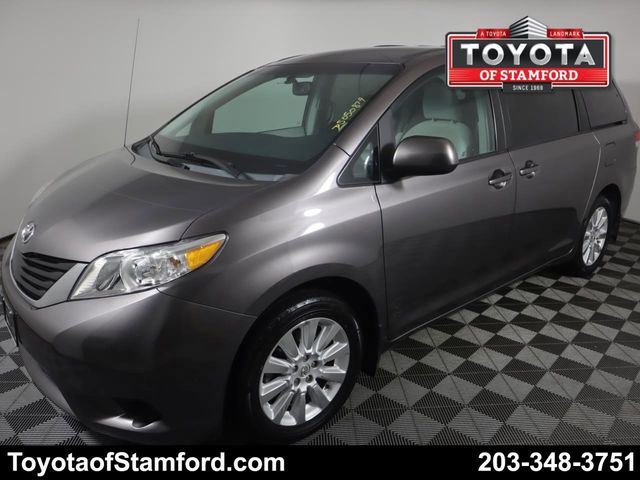 2013 Toyota Sienna LE