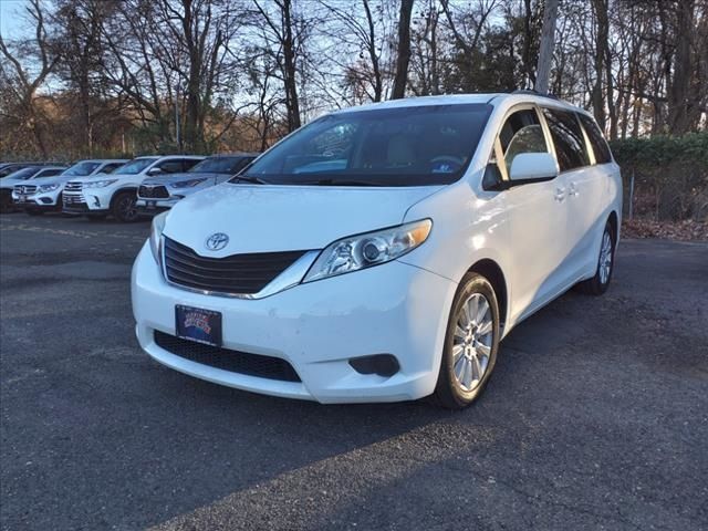 2013 Toyota Sienna LE