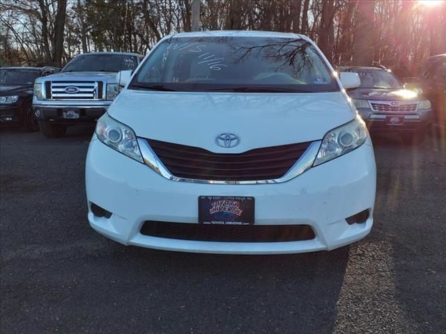 2013 Toyota Sienna LE