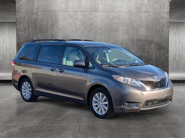 2013 Toyota Sienna LE