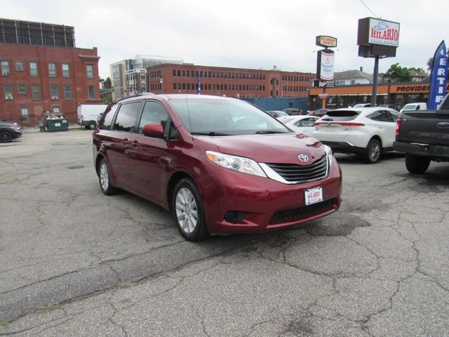 2013 Toyota Sienna LE