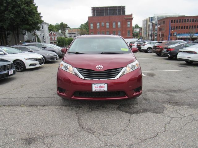 2013 Toyota Sienna LE