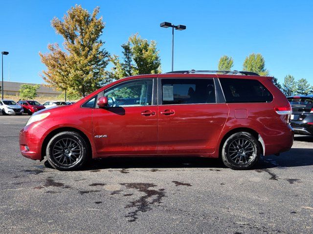 2013 Toyota Sienna LE