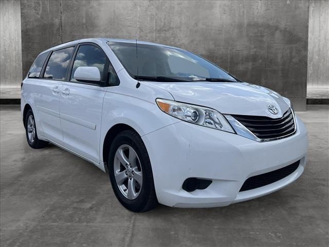 2013 Toyota Sienna LE