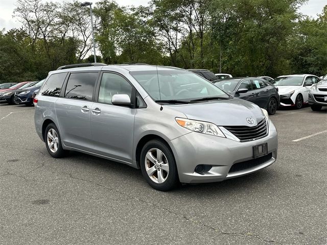 2013 Toyota Sienna LE