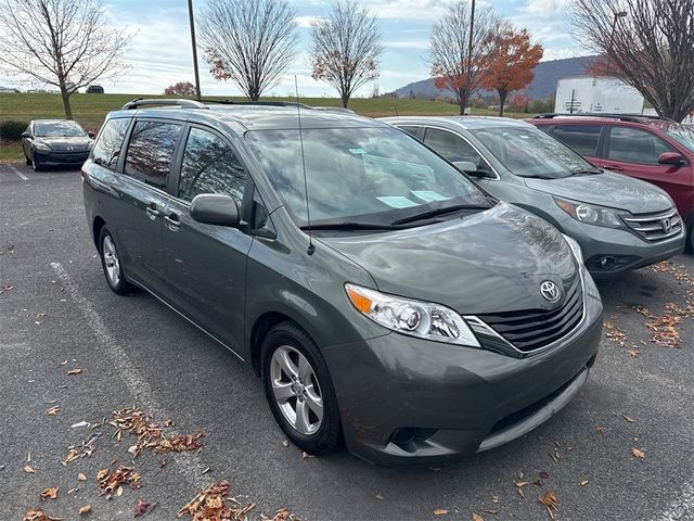 2013 Toyota Sienna LE