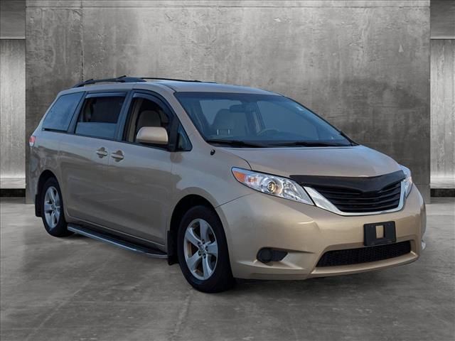 2013 Toyota Sienna LE