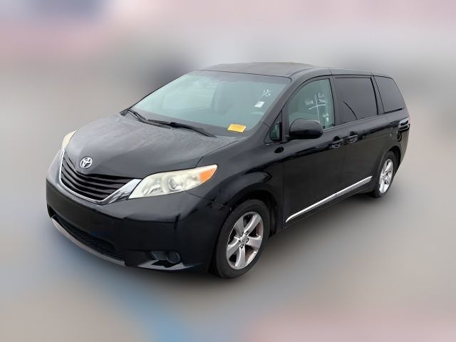 2013 Toyota Sienna LE