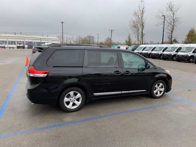 2013 Toyota Sienna LE