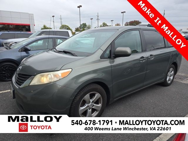 2013 Toyota Sienna LE