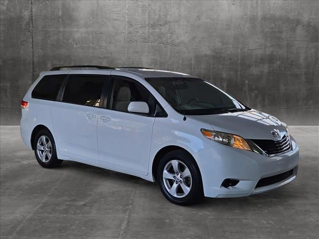 2013 Toyota Sienna LE