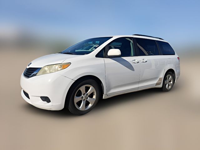 2013 Toyota Sienna LE