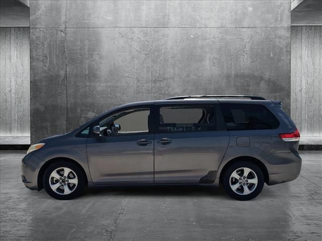 2013 Toyota Sienna LE