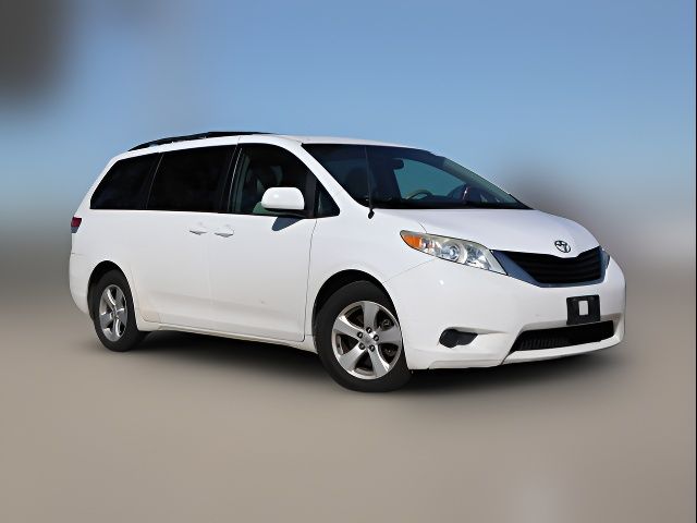 2013 Toyota Sienna LE